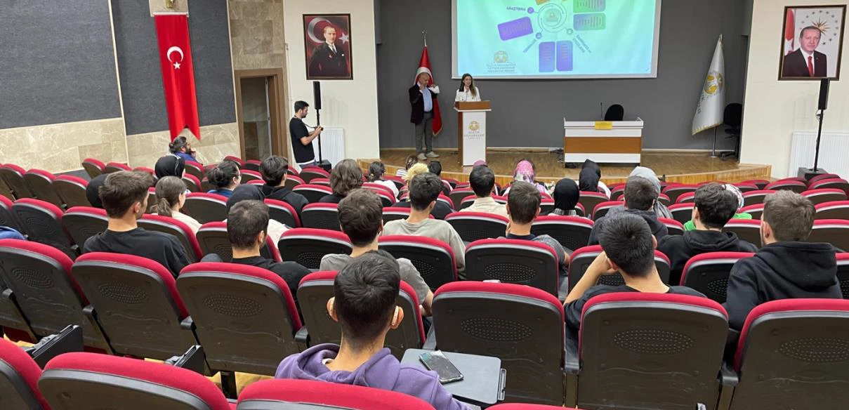 İletişim Fakültesi oryantasyon toplantısı düzenlendi